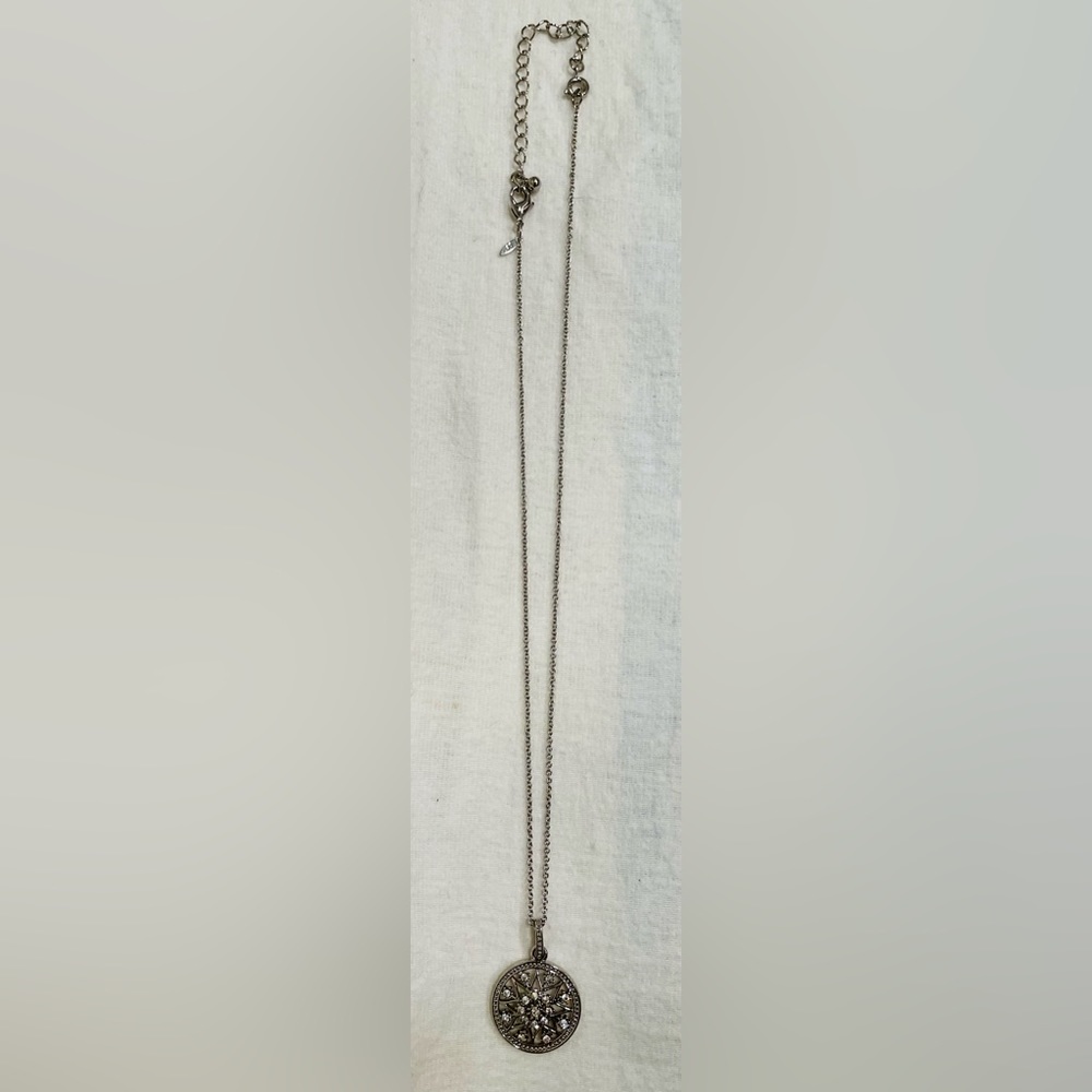 Vintage Silver Avon Necklace with crystal Star design - Picture 3 of 6